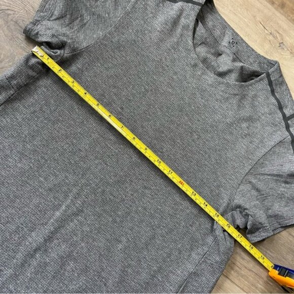 Refract Short Sleeve lululemon lab heathered black size 8/10 - Picture 5 of 7